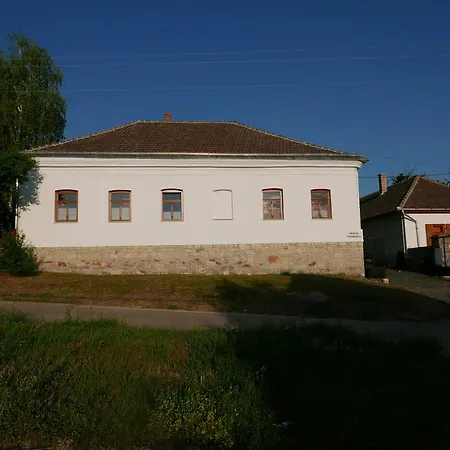Uragya Vendeghaz Penzion